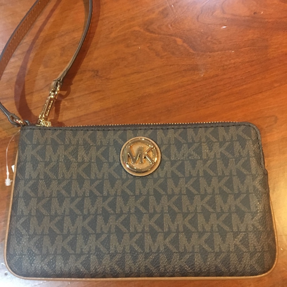 Wristlet
